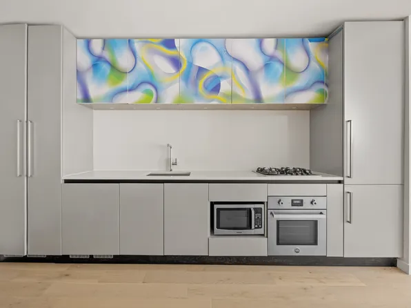 540 West 49th Street image 5 of 8