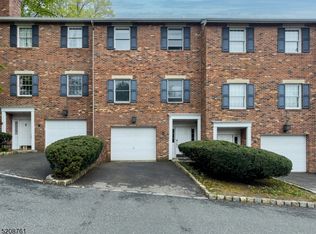 18 Magnolia Ln, Caldwell, NJ 07006