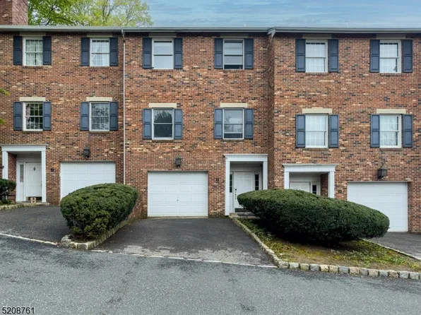 18 Magnolia Ln, Caldwell Boro Twp., NJ 07006