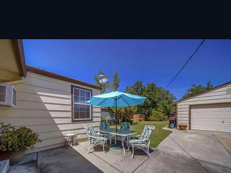 2125 Juliesse Ave — Photo 9