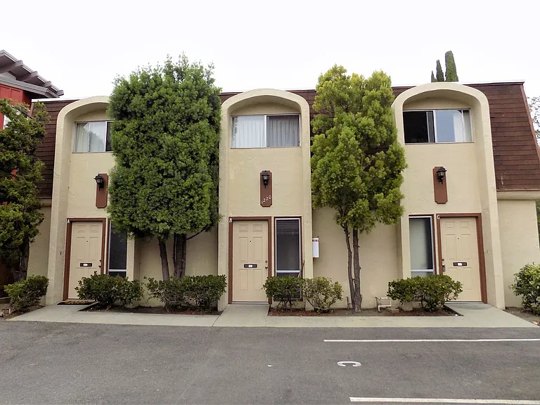 1220 Southwood Dr #A-C — Photo 1