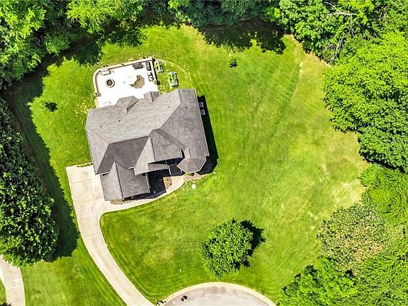 3rd image of 300 Forest Lake Ct