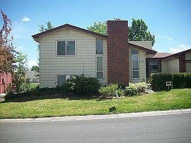236 Cypress Cir — Photo 4