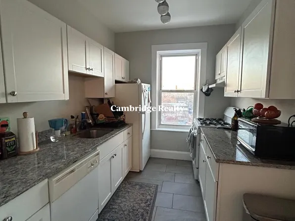 4 Farrington Ave #6T, Allston, MA 02134