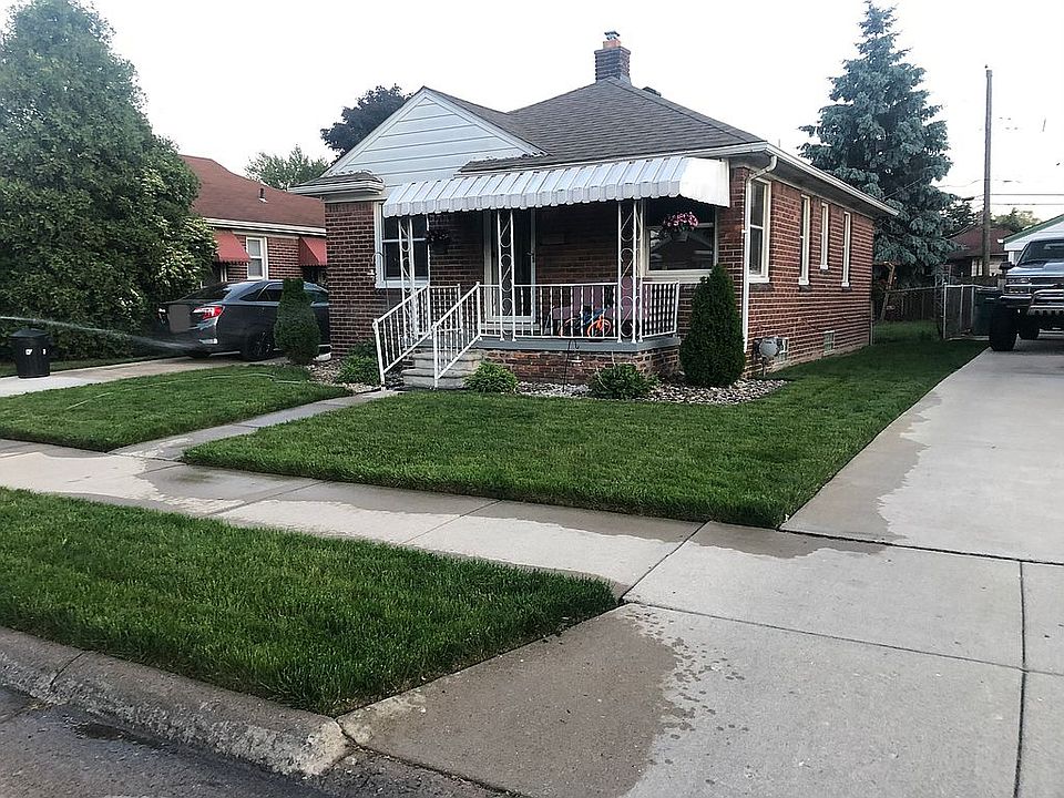 1st image of 951 Detroit Ave