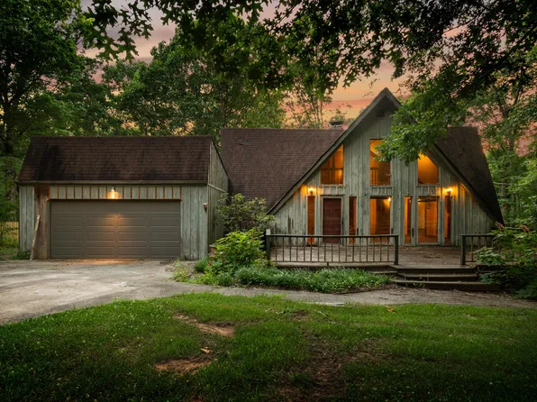 1811 Angel Ln, Signal Mountain, TN 37377