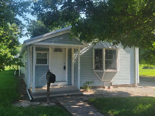 316 E Summit St, Marshall, MO 65340