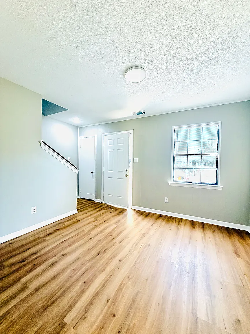 2 bed, 1.5 bath, 1200 sqft, $1,625 — Photo 1