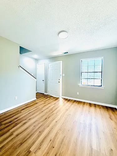 6 Almond Ct Photo 1