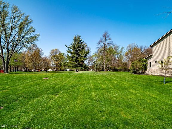 4th image of 1800 Horseshoe Blvd