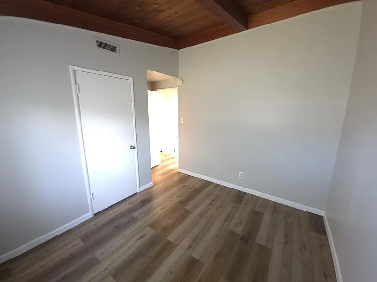 2217 Polk Way — Photo 9