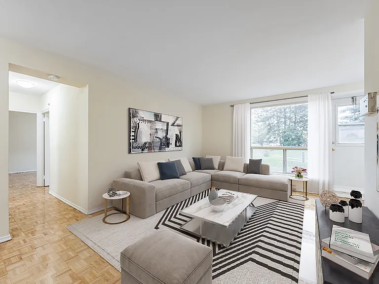 7 Rochefort Dr — Photo 4