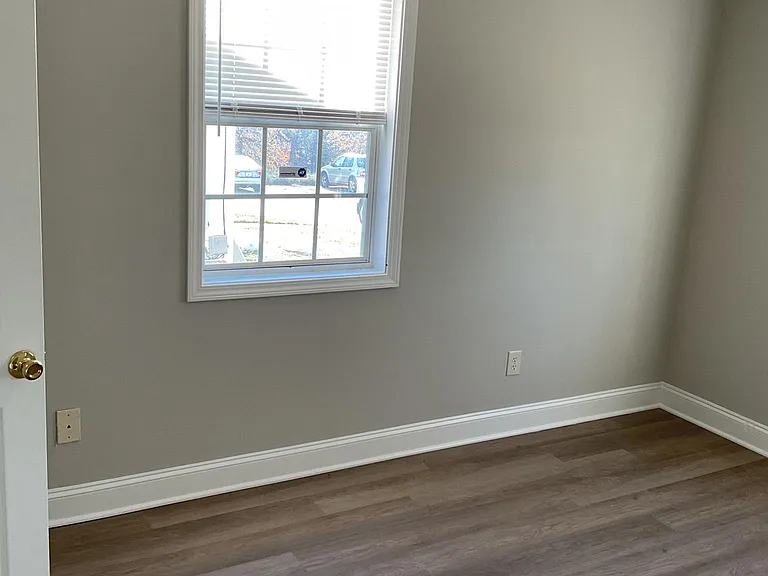 123 Westchester Cir — Photo 29