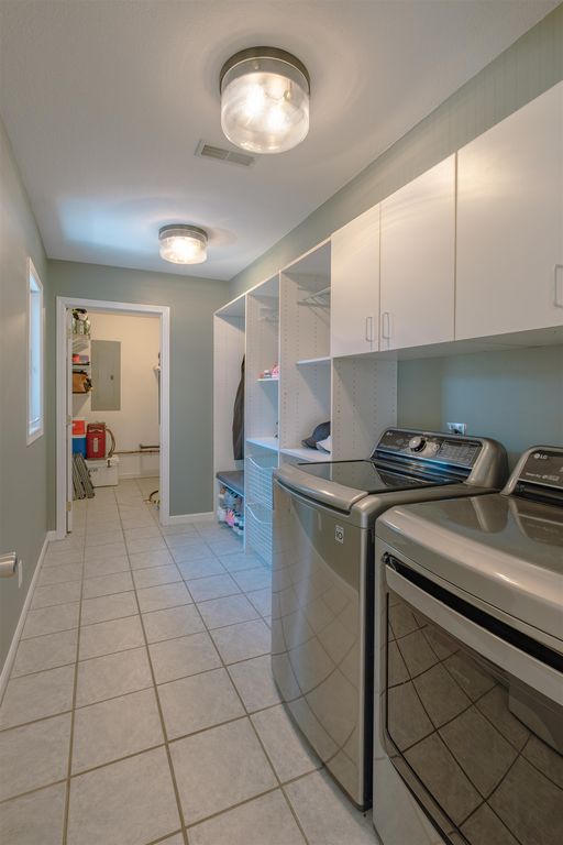 1105 29th St, Spirit Lake, IA - View 5