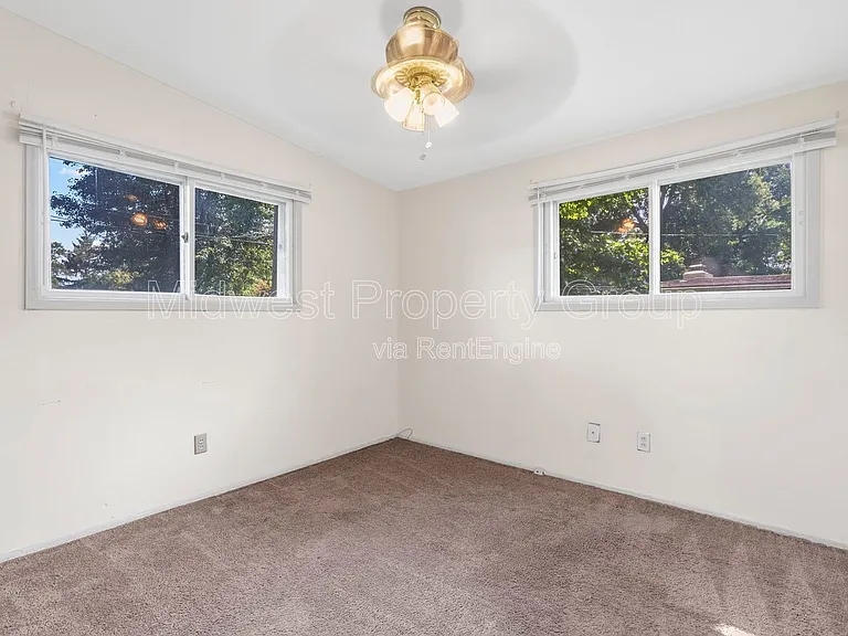 800 Bobbins Ln — Photo 11