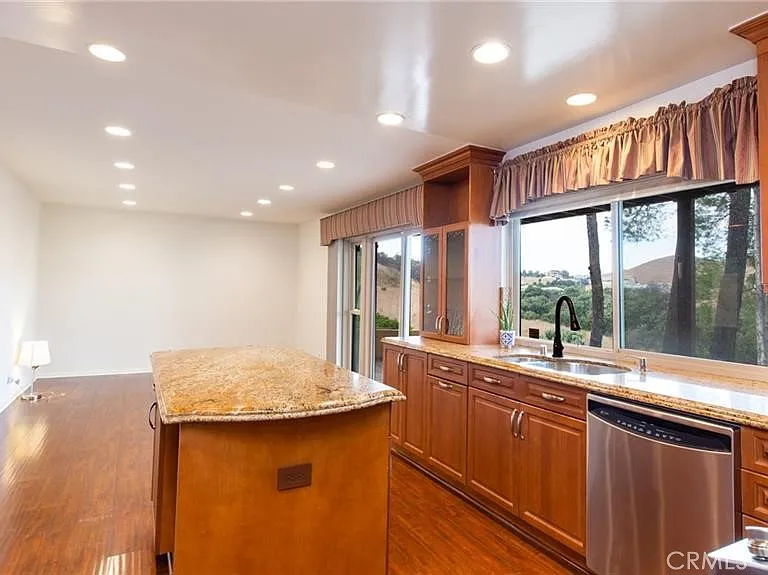 27601 Endeavor St — Photo 14