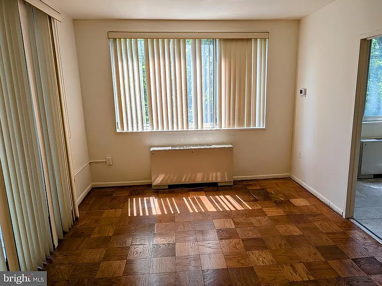 10401 Grosvenor Pl #310 — Photo 39