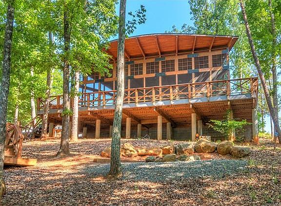 3rd image of 10162 Lakeshore Dr