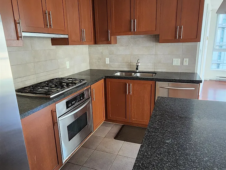 1189 Melville St #1203 — Photo 6