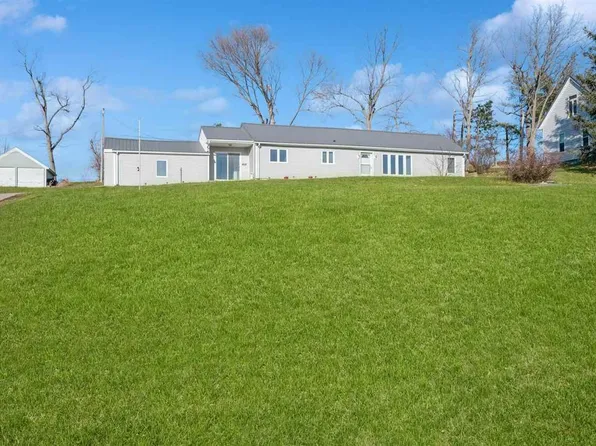 4512 NW East Ave, Cedar Rapids, IA 52405