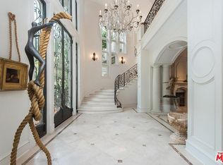 945 Foothill Rd, Beverly Hills, CA 90210