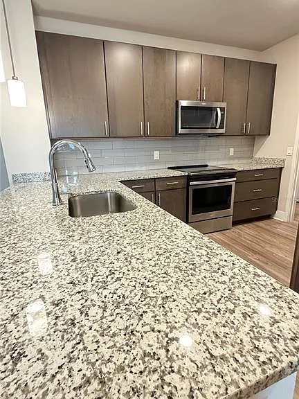 530 Academy Dr #201 — Photo 7