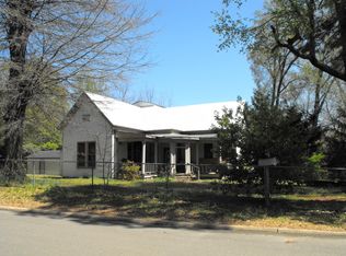 712 W Dequincy Ave, De Queen, AR 71832