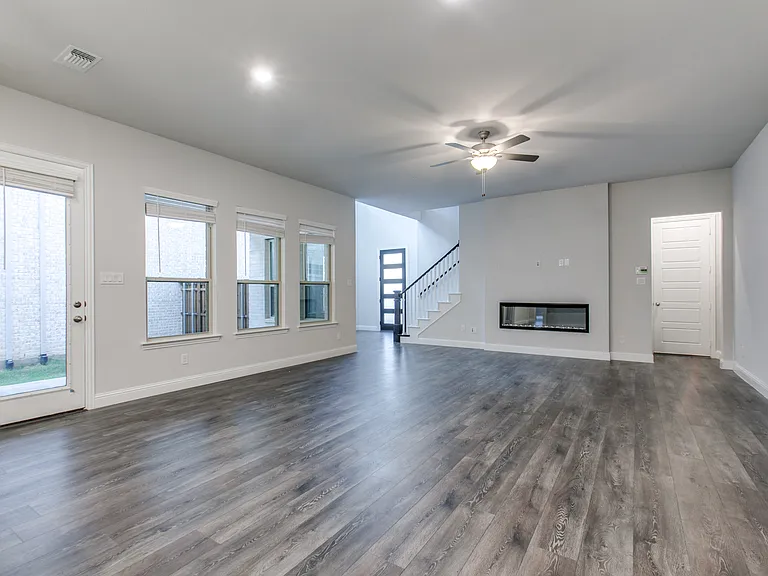 4508 El Paso Dr — Photo 9