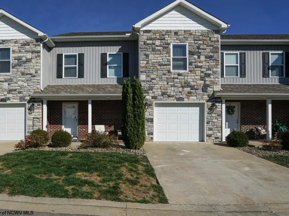 224 N Mimosa Ln, Bridgeport, WV 26330