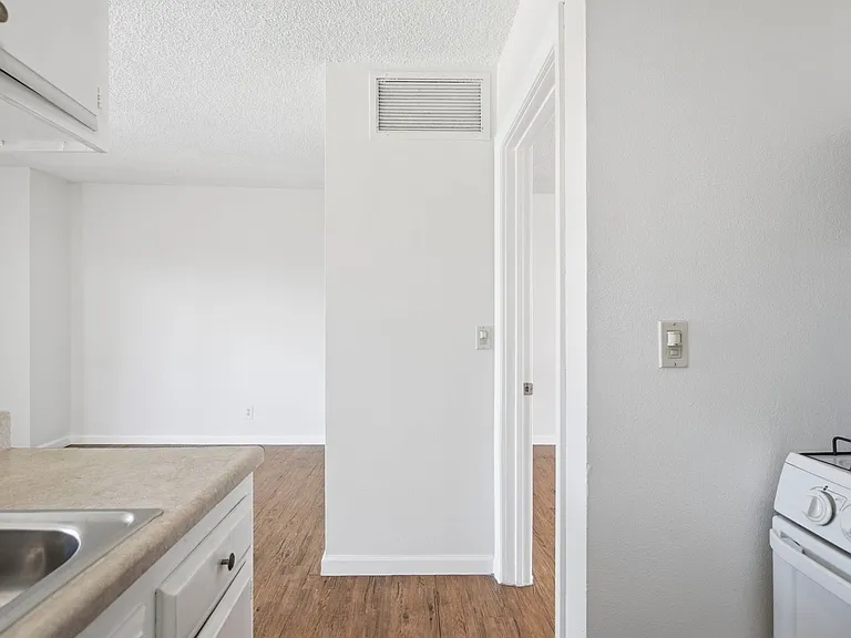 475 E Foothill Blvd — Photo 21
