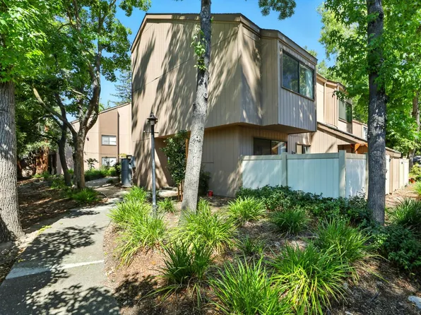 532 Woodside Oaks APT 4, Sacramento, CA 95825