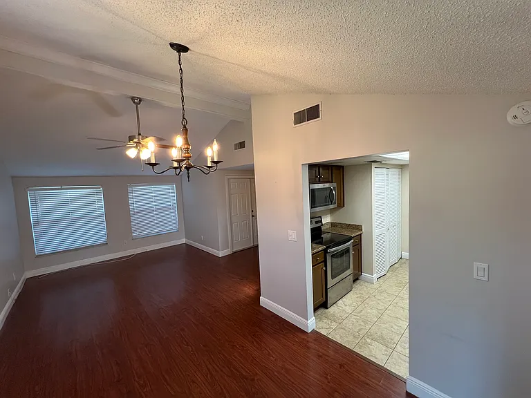 1014 Stonefence Way — Photo 4