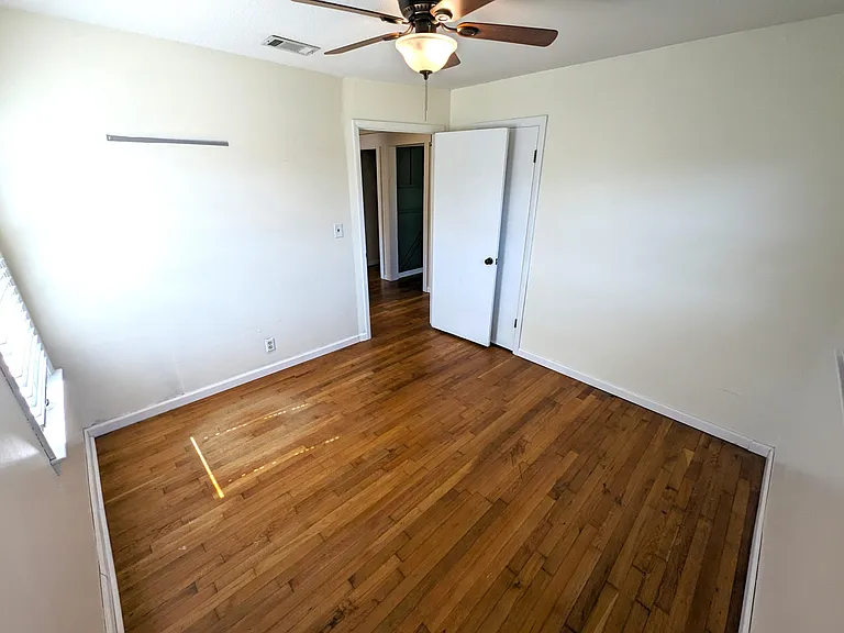 114 Ridgewood Ave — Photo 7