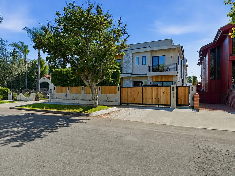 425 N Alfred St — Photo 34
