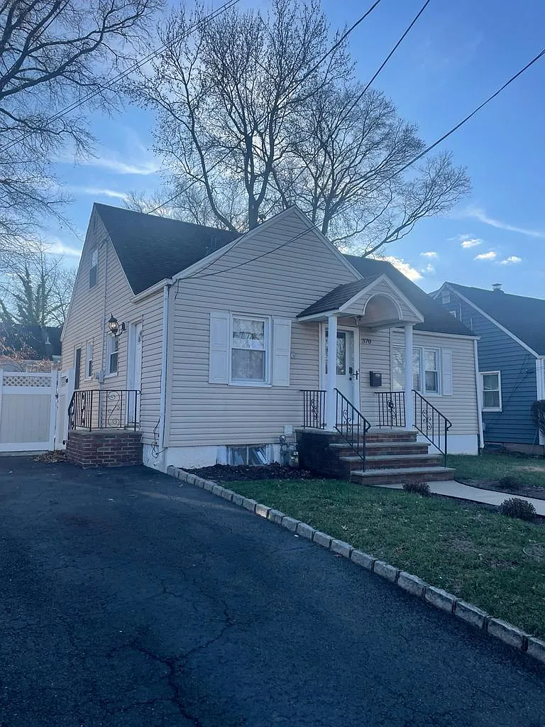 4 bed, $3,800 — Photo 2