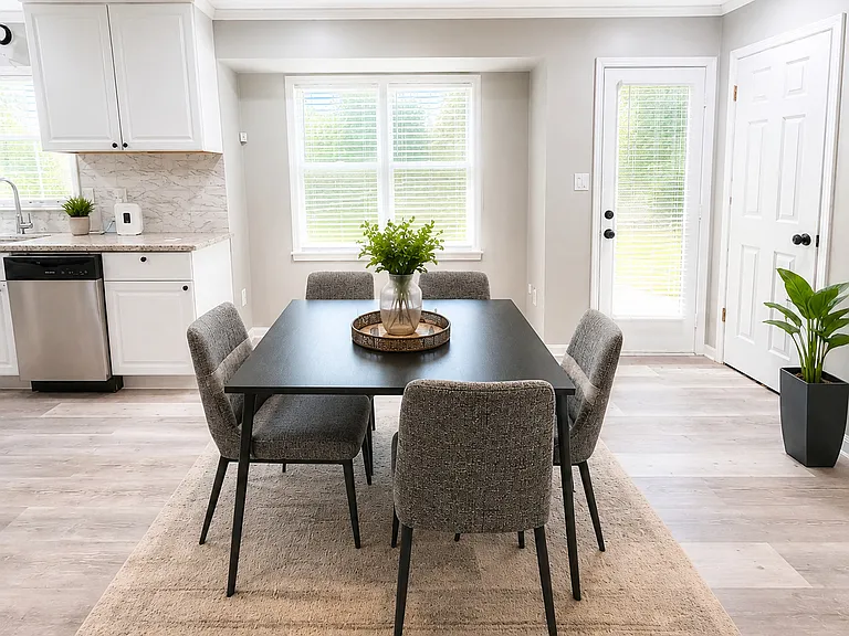 586 Ridge Ave SW — Photo 9