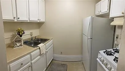 658 Hague Ave — Photo 2