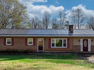 135 Brentwood Rd, Morganton, NC 28655
