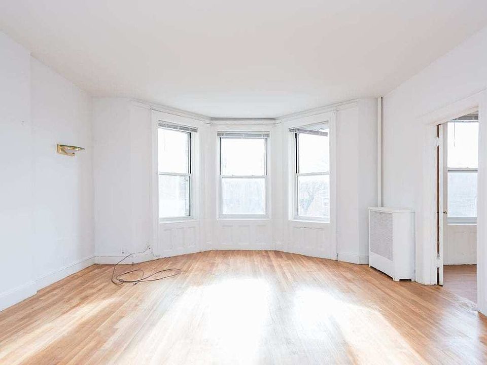 1st image of 2511 31st Ave APT 2