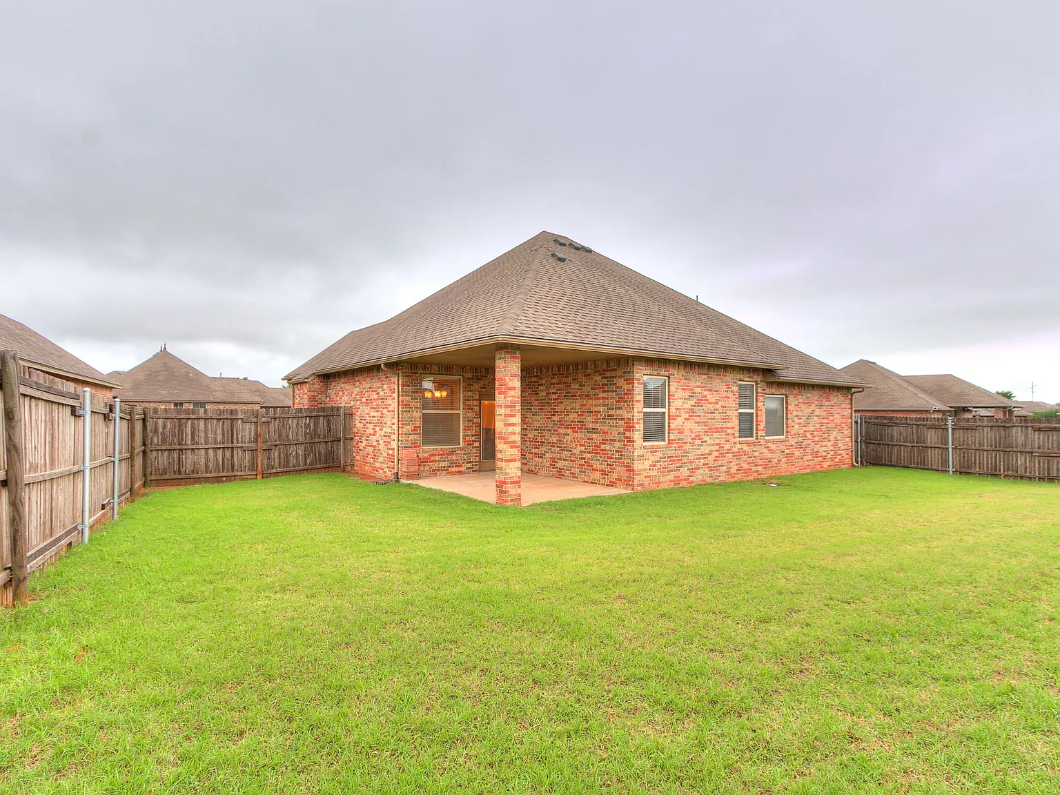 3 bed, 2006 sqft, $1,997 — Photo 3