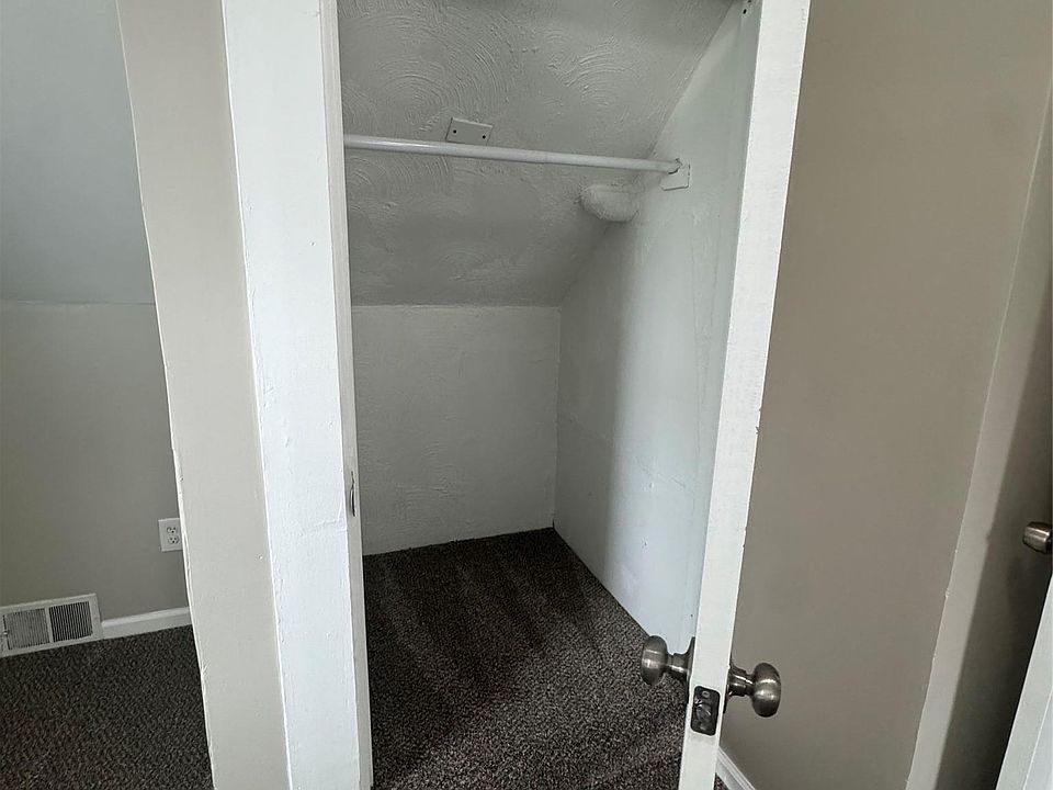 20195 Westhampton Ave, photo 13