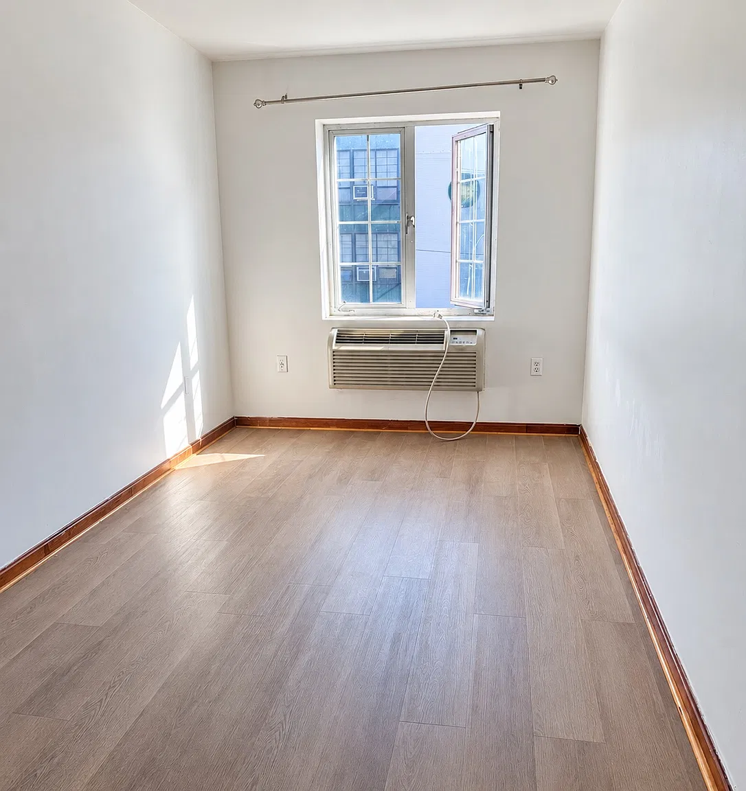 2 bed, 800 sqft, $2,800 — Photo 3
