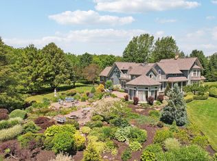 12921 N Fox Hollow Rd, Mequon, WI 53097