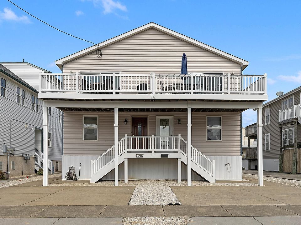 1st image of 237 37th St W #Sea