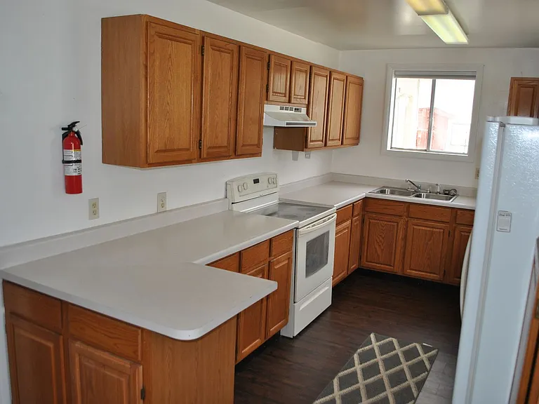 1215 W Pine St — Photo 5