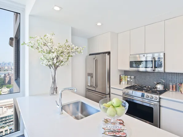 309 Gold Street image 3 of 14