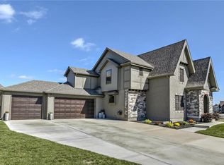 1224 SW Arborcrest Dr, Lees Summit, MO 64082