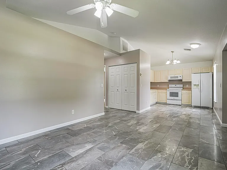 1456 25th Ct SW — Photo 9