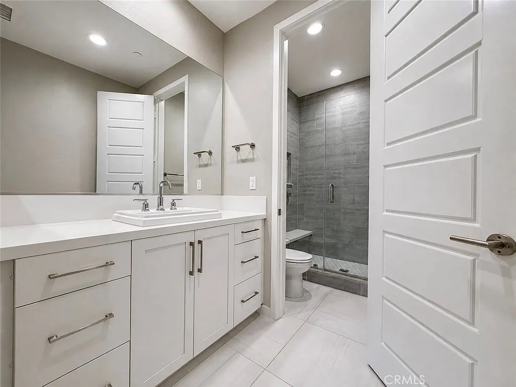 2 bed, 2.5 bath, 1248 sqft, $3,550 — Photo 4