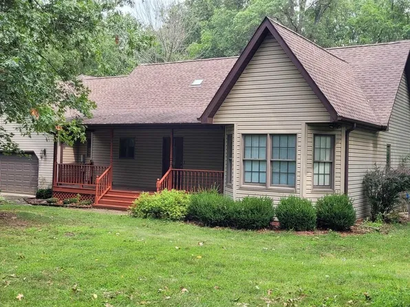 16538 E Campground Ln, Mount Vernon, IL 62864